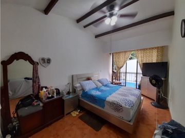 Casa de tres pisos en venta Barrio Palmeras de Marsella Palmira Valle