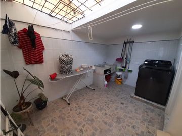 Casa de tres pisos en venta Barrio Palmeras de Marsella Palmira Valle