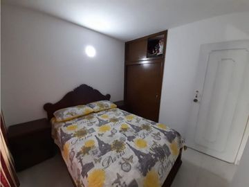 Casa de tres pisos en venta Barrio Palmeras de Marsella Palmira Valle