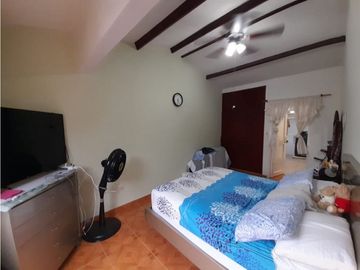 Casa de tres pisos en venta Barrio Palmeras de Marsella Palmira Valle