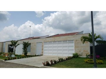Se vende espectacular casa campestre en condominio Rozo Valle Colombia