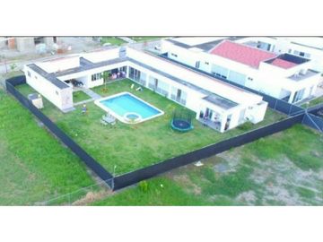 Se vende espectacular casa campestre en condominio Rozo Valle Colombia