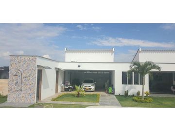 Se vende espectacular casa campestre en condominio Rozo Valle Colombia
