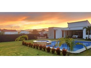 Se vende espectacular casa campestre en condominio Rozo Valle Colombia