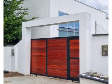 Casa en venta con piscina en San Jerónimo