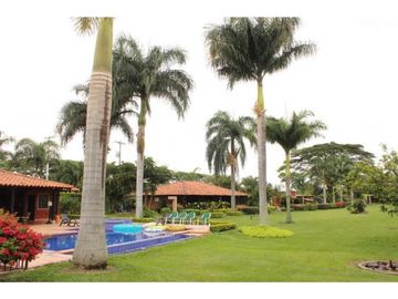 Se vende increíble finca con piscina 5.049 m2 de terreno Rozo Valle
