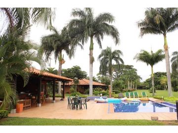 Se vende increíble finca con piscina 5.049 m2 de terreno Rozo Valle