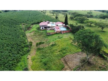SE VENDE CASA CAMPESTRE - VIA PUEBLO TAPAO
