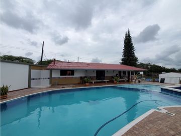 SE VENDE CASA CAMPESTRE - VIA PUEBLO TAPAO