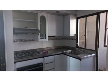 En venta apartamento de 2 alcobas sin muebles en Bavaria-02