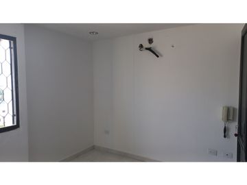 En venta apartamento de 2 alcobas sin muebles en Bavaria-02