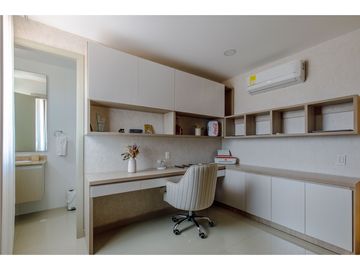 SE VENDE APARTAMENTO EN LA ZONA DE ALTOS DE RIOMAR