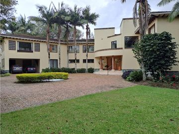 CASA FINCA EN RIONEGRO SECTOR LLANO GRANDE  UNIDAD CERRADA