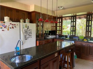 CASA FINCA EN RIONEGRO SECTOR LLANO GRANDE  UNIDAD CERRADA