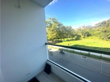 VENDO APARTAMENTO AMPLIOS ESPACIOS EN EL CARMEN DE VIBORAL