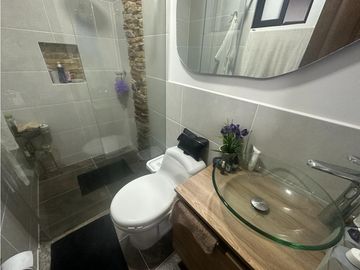 VENDO APARTAMENTO AMPLIOS ESPACIOS EN EL CARMEN DE VIBORAL