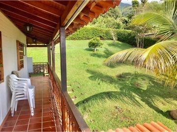 Santa Elena ( El Castillo) - Casa campestre en venta y/o permuta