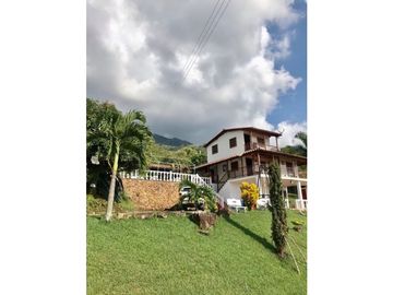 Santa Elena ( El Castillo) - Casa campestre en venta y/o permuta