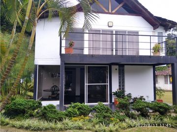 CASA CAMPESTRE LOMA ESCOBERO ENVIGADO