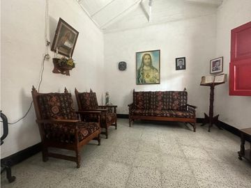 CASA-LOTE EN ZONA URBANA
