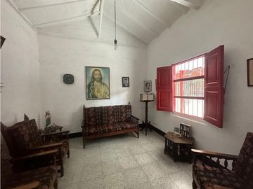 CASA-LOTE EN ZONA URBANA