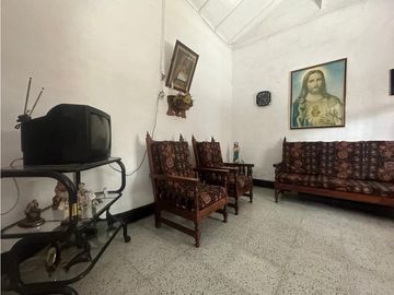 CASA-LOTE EN ZONA URBANA