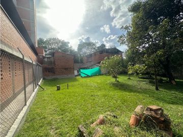 CASA-LOTE EN ZONA URBANA