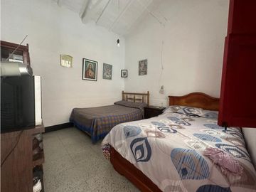 CASA-LOTE EN ZONA URBANA