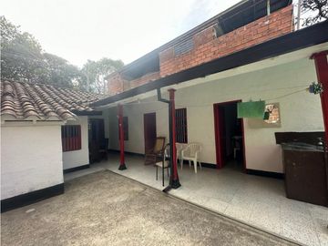 CASA-LOTE EN ZONA URBANA