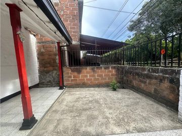 CASA-LOTE EN ZONA URBANA