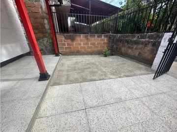CASA-LOTE EN ZONA URBANA