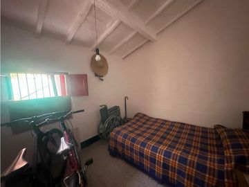 CASA-LOTE EN ZONA URBANA