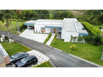 VENDO CASA CAMPESTRE VIA ARMENIA