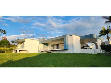 VENDO CASA CAMPESTRE VIA ARMENIA