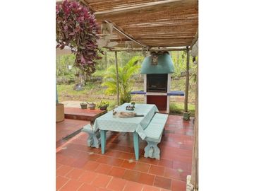 Maat vende Casa Campestre, Guaduas- La Cumbre 1.200m2 $730Millones