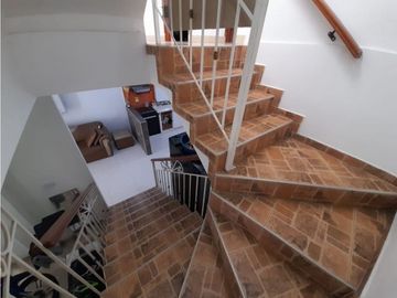 Casa de 2 pisos más terraza en venta Barrio Rincón del Bosque Palmira