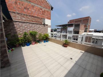 Casa de 2 pisos más terraza en venta Barrio Rincón del Bosque Palmira