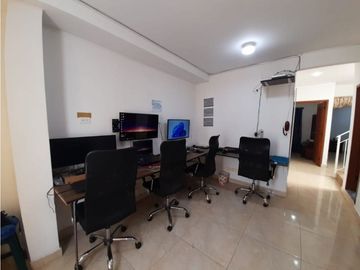 Casa de 2 pisos más terraza en venta Barrio Rincón del Bosque Palmira