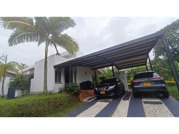 Se vende casa campestre vía al aeropuerto, Armenia Quindio