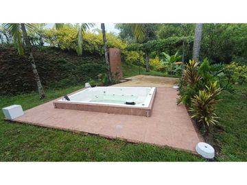 Se vende casa campestre vía al aeropuerto, Armenia Quindio