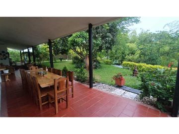 Se vende casa campestre vía al aeropuerto, Armenia Quindio