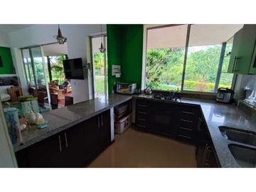 Se vende casa campestre vía al aeropuerto, Armenia Quindio
