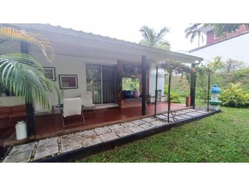 Se vende casa campestre vía al aeropuerto, Armenia Quindio