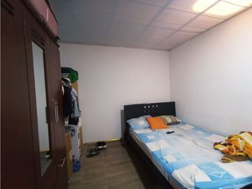 SE VENDE HERMOSA CASA EN EL BARRIO SALOMIA