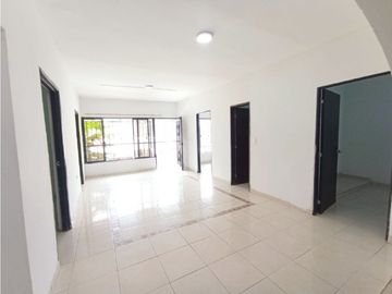 SE VENDE HERMOSA CASA EN EL BARRIO SALOMIA