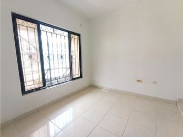 SE VENDE HERMOSA CASA EN EL BARRIO SALOMIA