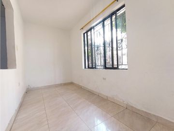 SE VENDE HERMOSA CASA EN EL BARRIO SALOMIA