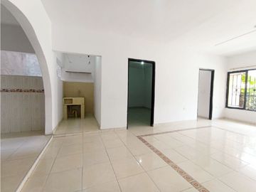 SE VENDE HERMOSA CASA EN EL BARRIO SALOMIA