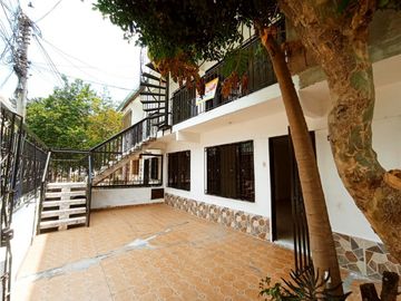 SE VENDE HERMOSA CASA EN EL BARRIO SALOMIA