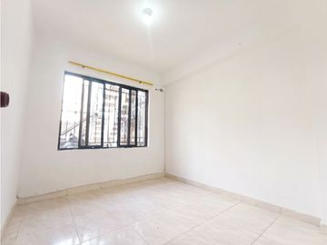 SE VENDE HERMOSA CASA EN EL BARRIO SALOMIA